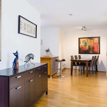 Spacious, Modern Apt, Central Location, Sleeps 7 Leilighet Bergen